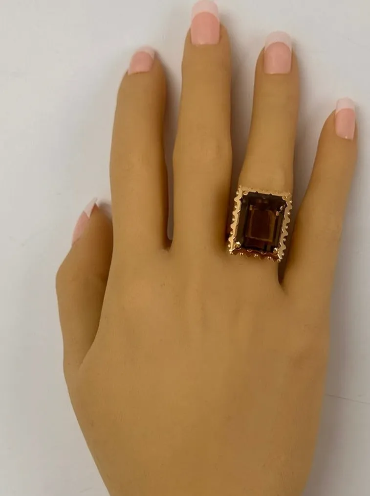 🔶✨ Golden Glow: Stunning 18ct Yellow Gold Smokey Quartz Ring ✨🔶