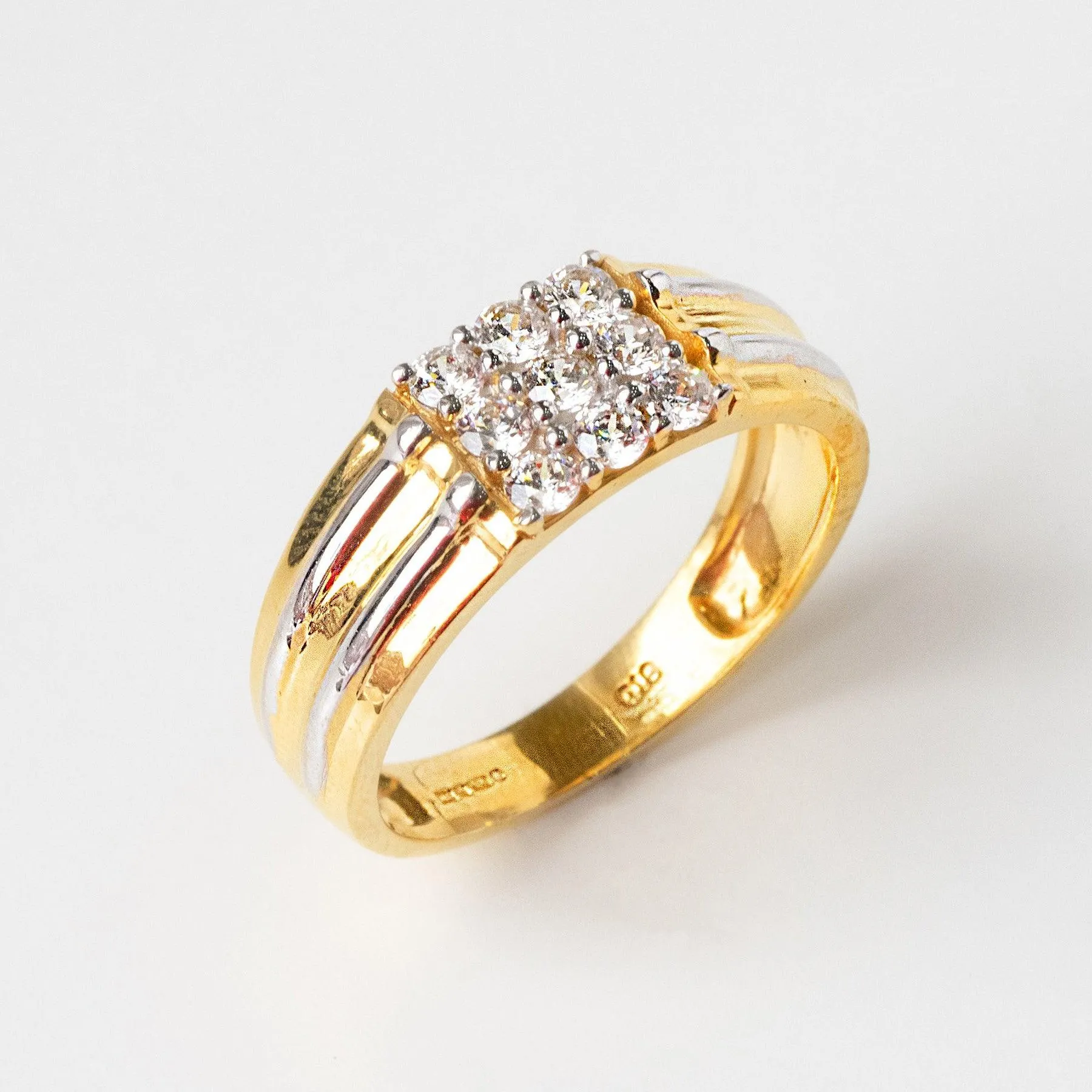 22ct Gold Gents Ring set with Swarovski Zirconias (6.04g) GR14140