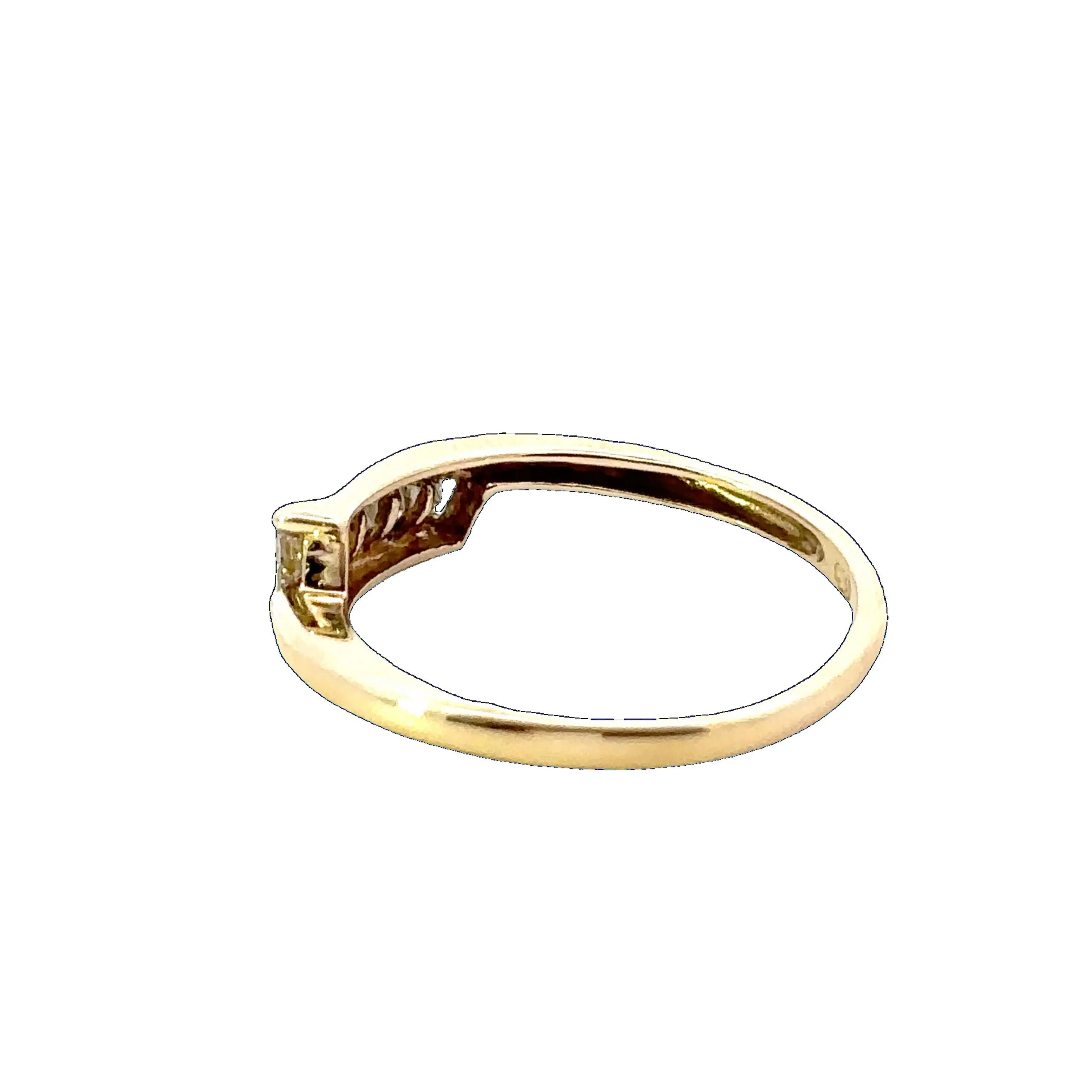 9ct yellow gold 5 stone diamond ring