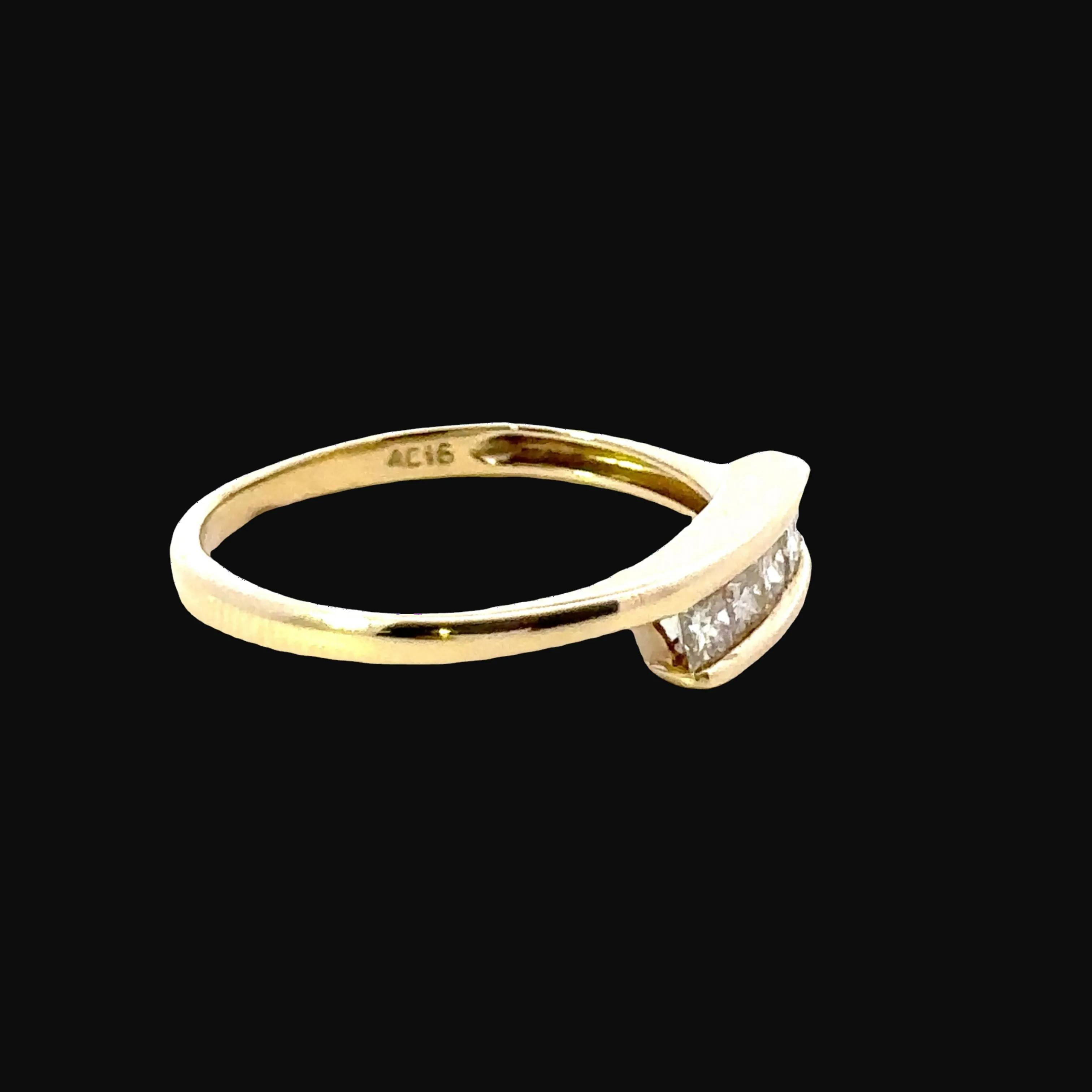 9ct yellow gold 5 stone diamond ring