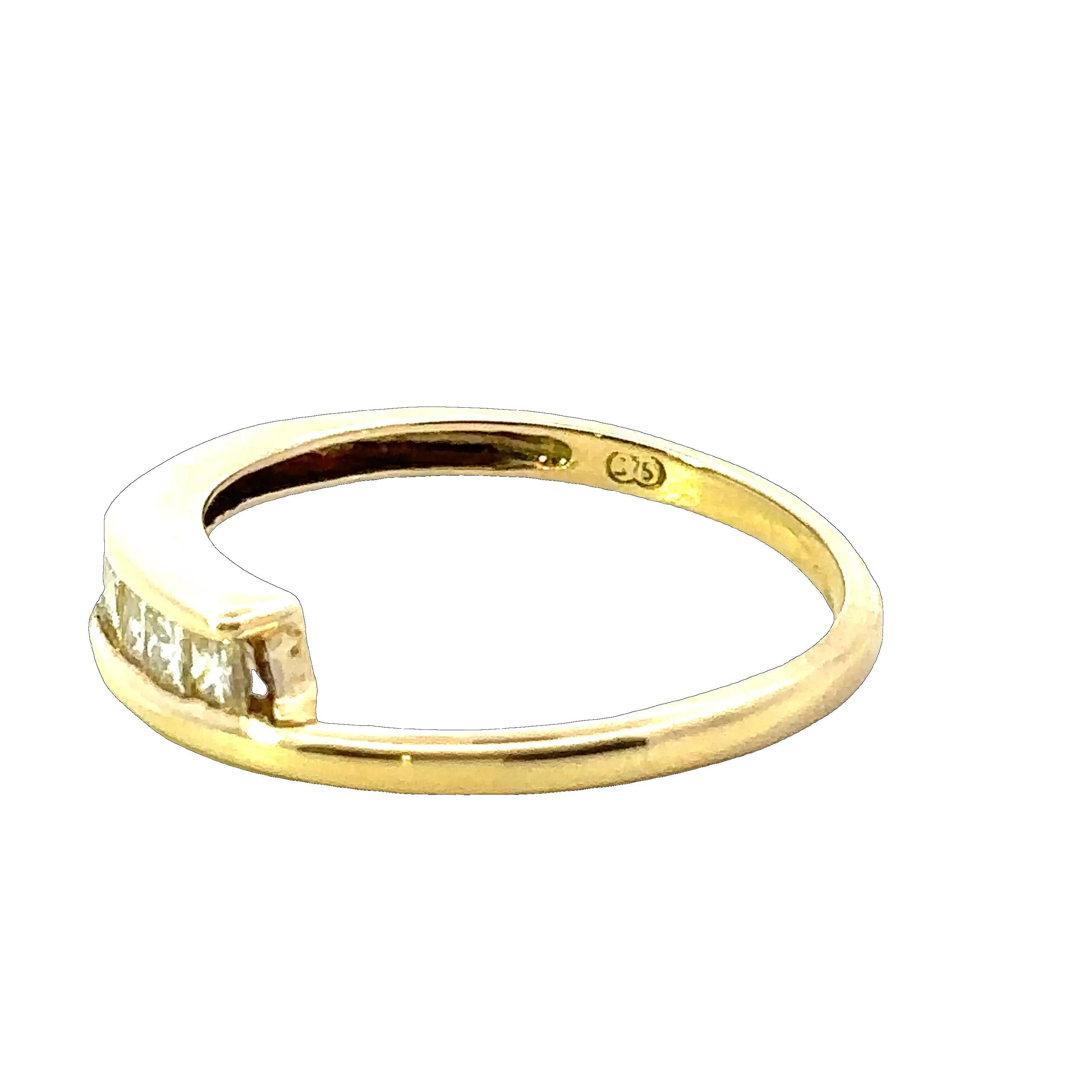 9ct yellow gold 5 stone diamond ring