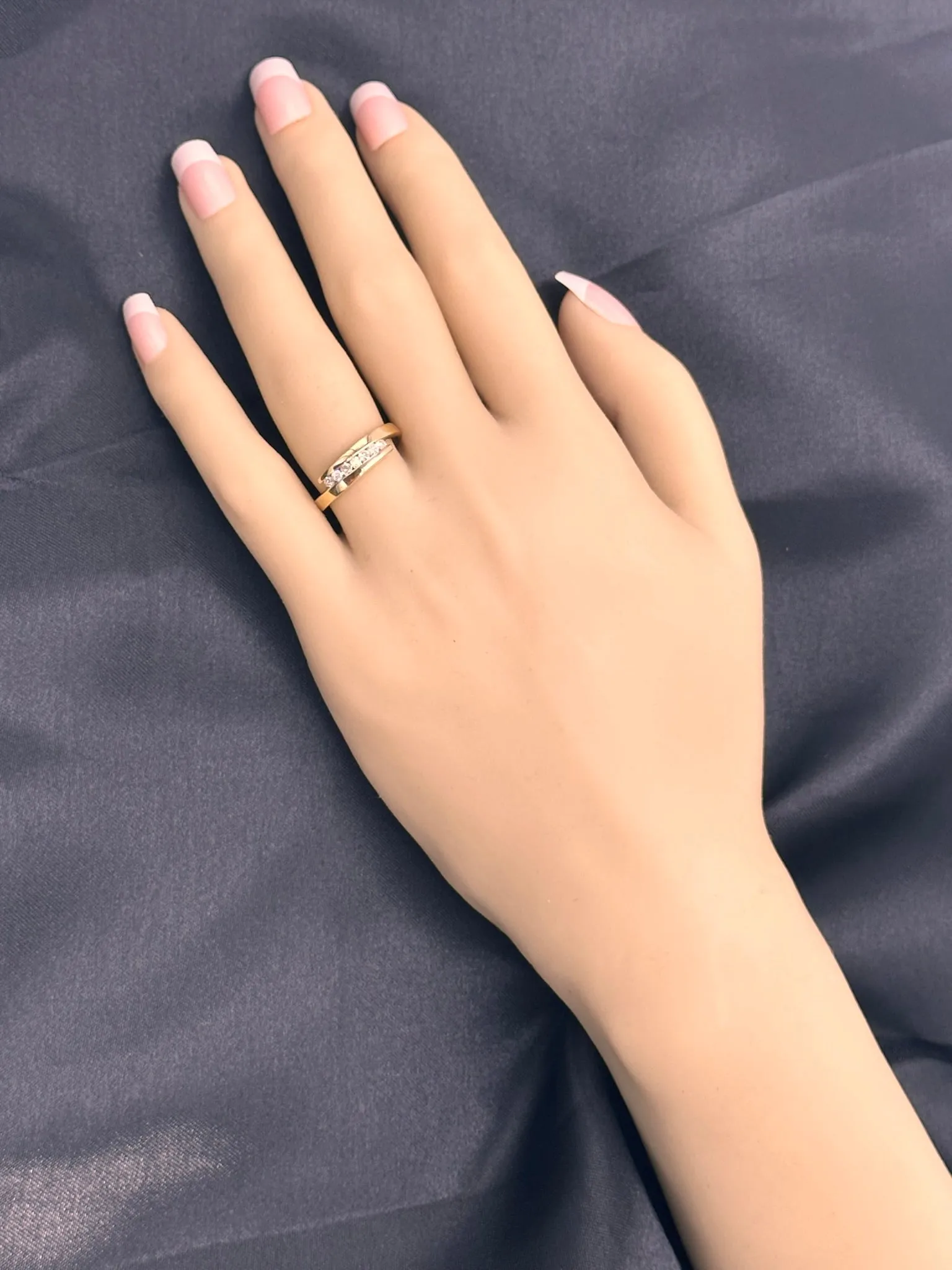 9ct yellow gold 5 stone diamond ring