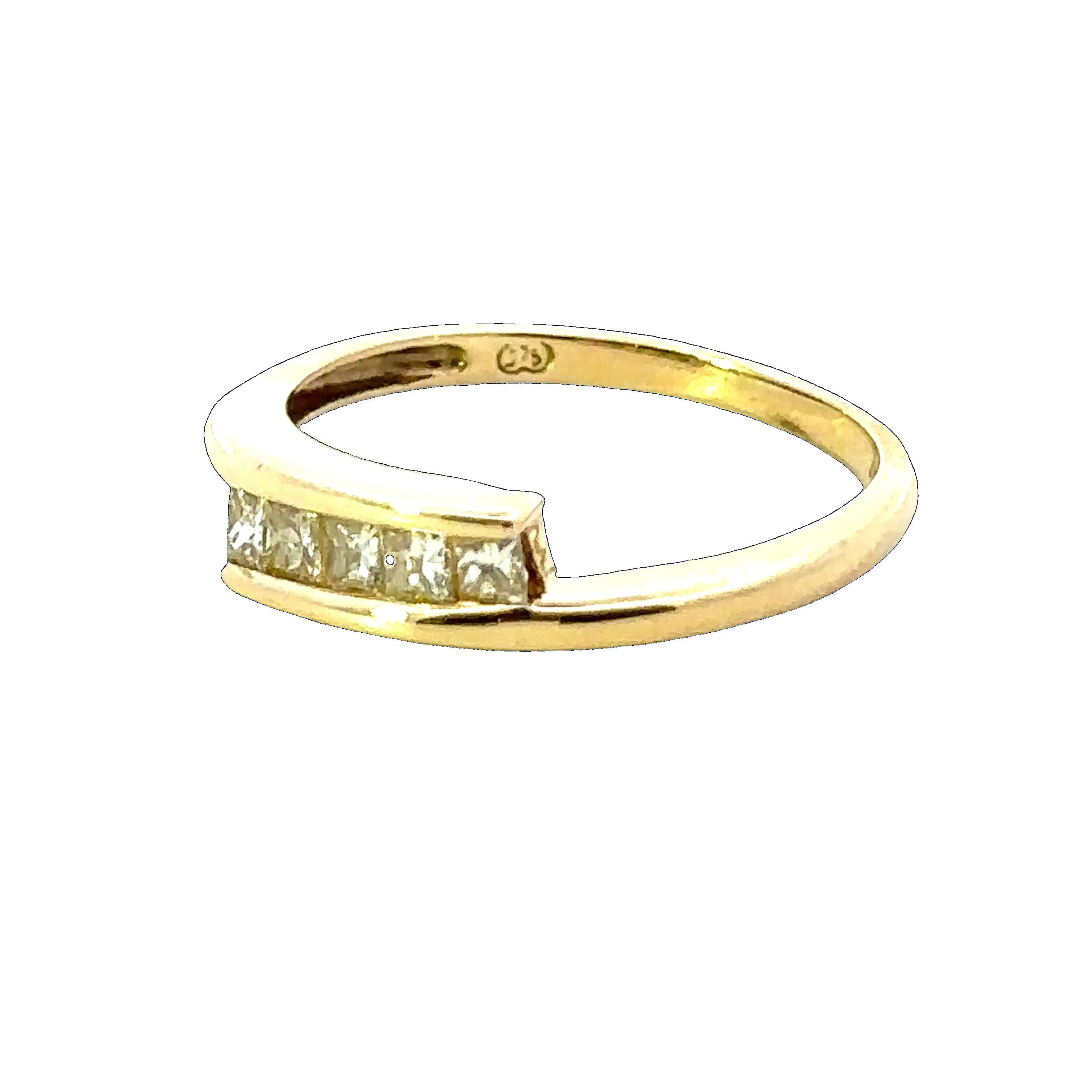 9ct yellow gold 5 stone diamond ring