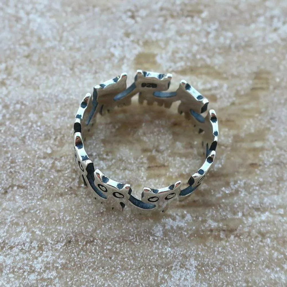 Adorable Multiple Cat Ring