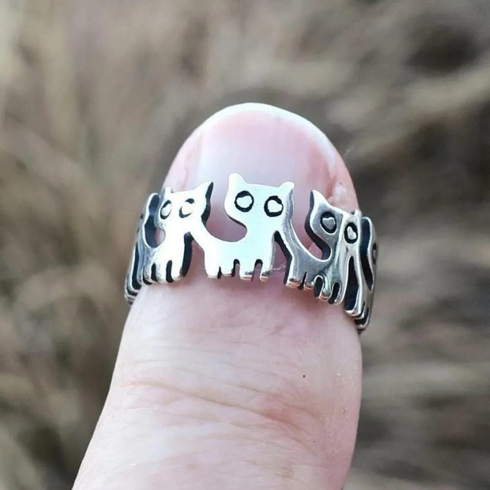 Adorable Multiple Cat Ring