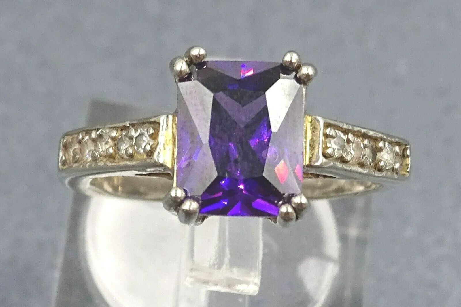 Amethyst & Cubic Zirconia 10ct White Gold Ring