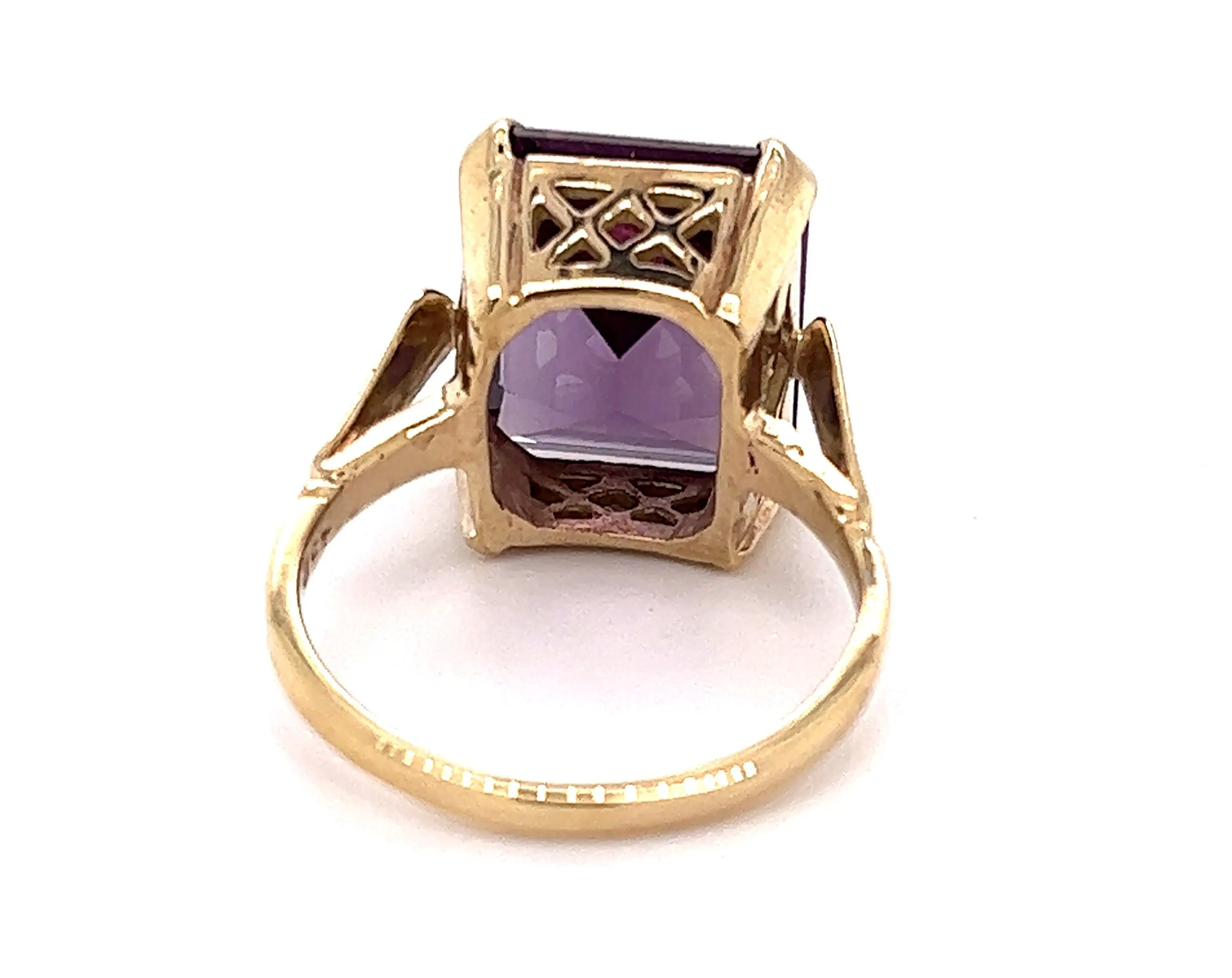 Colour Change Sapphire Yellow Gold Dress Ring