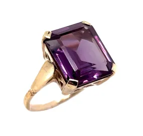Colour Change Sapphire Yellow Gold Dress Ring