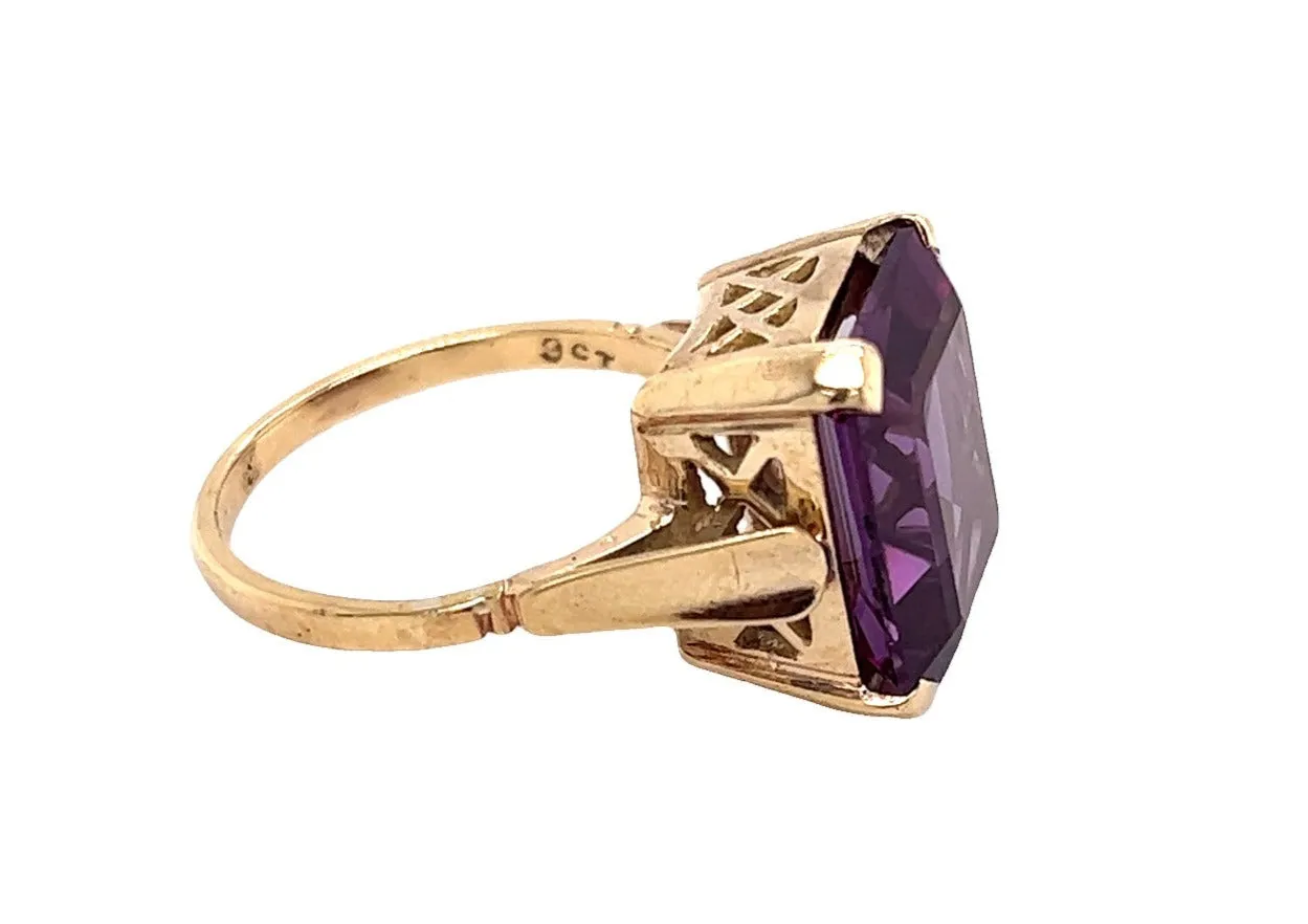 Colour Change Sapphire Yellow Gold Dress Ring