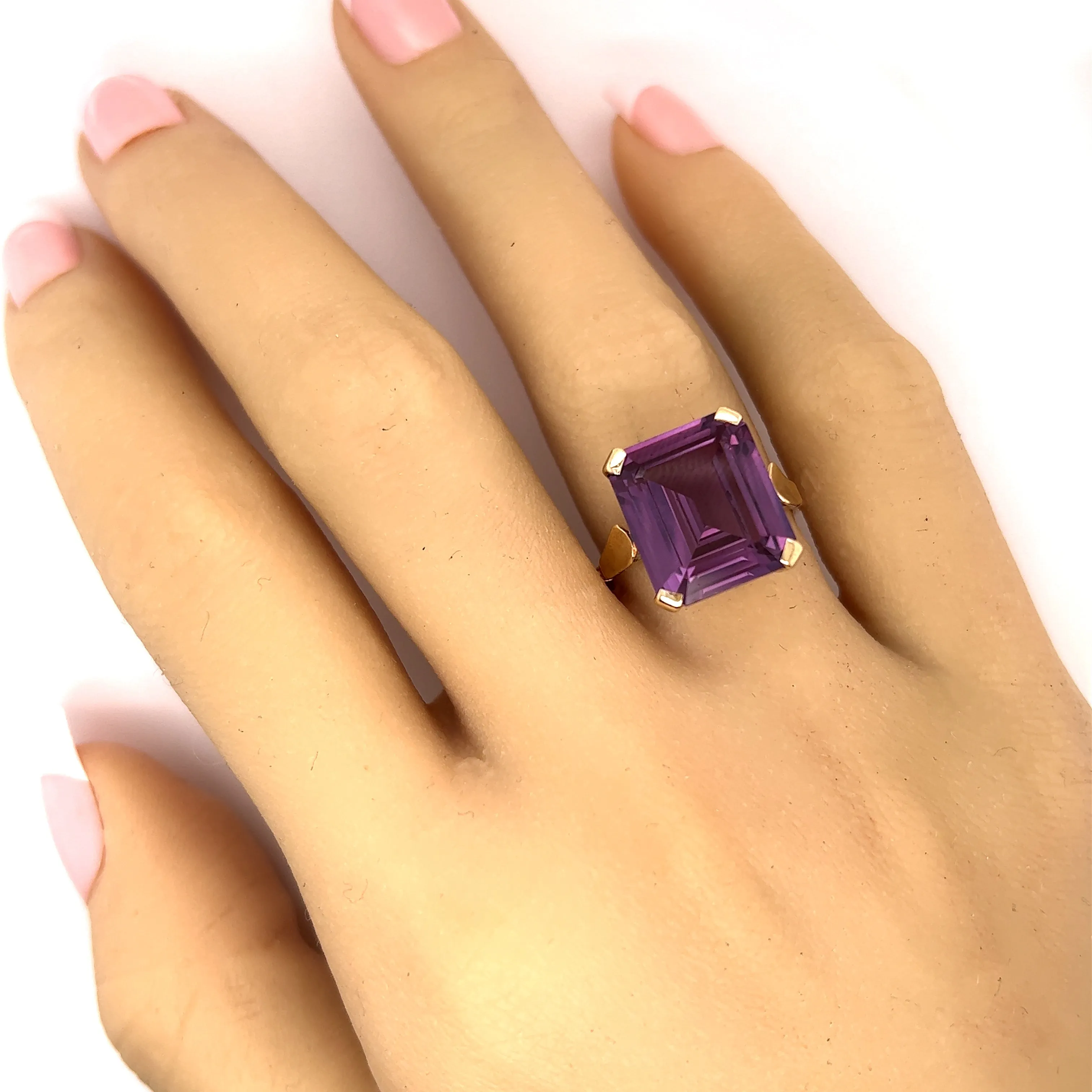 Colour Change Sapphire Yellow Gold Dress Ring