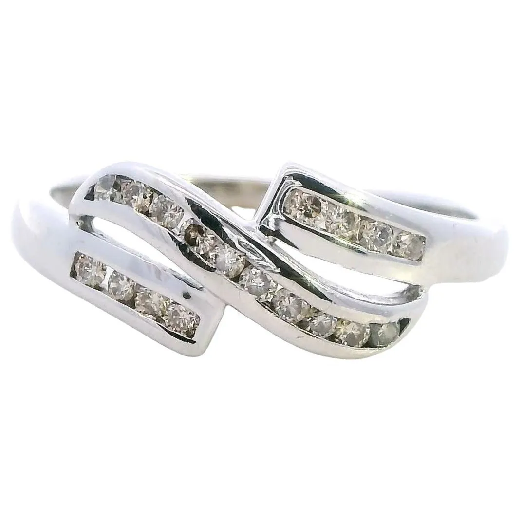 Discover Timeless Elegance 9ct White Gold 18 stone Diamond Ring