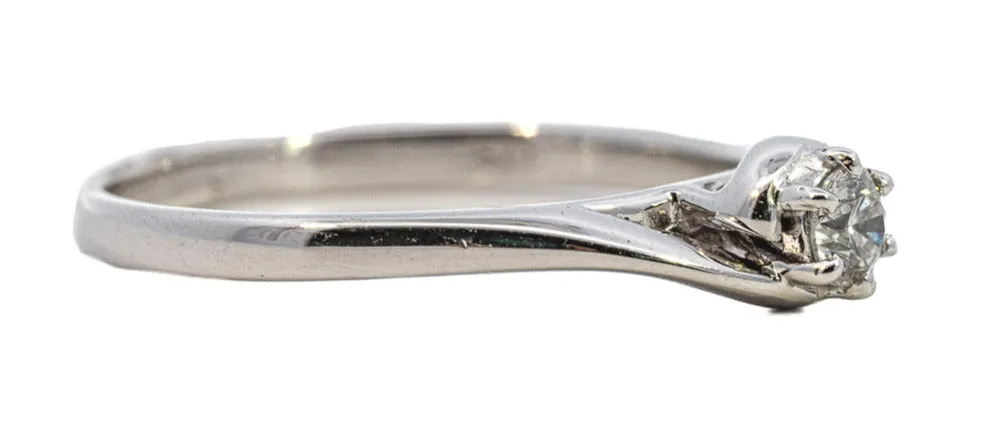 Elegant Diamond Engagement Ring set in 9ct White Gold
