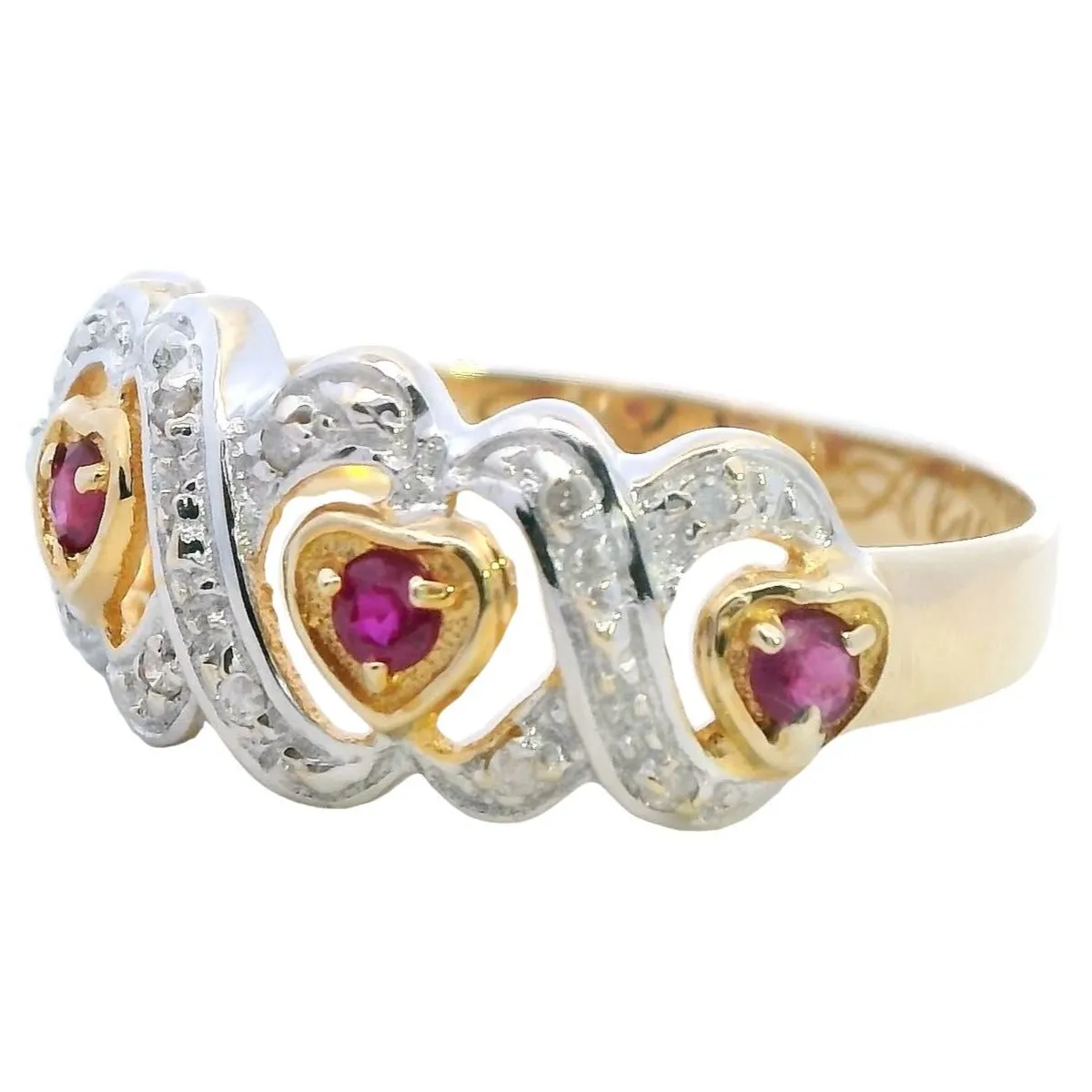 Enchanting Heirloom: 14ct Yellow Gold Ruby & Diamond Heart Ring
