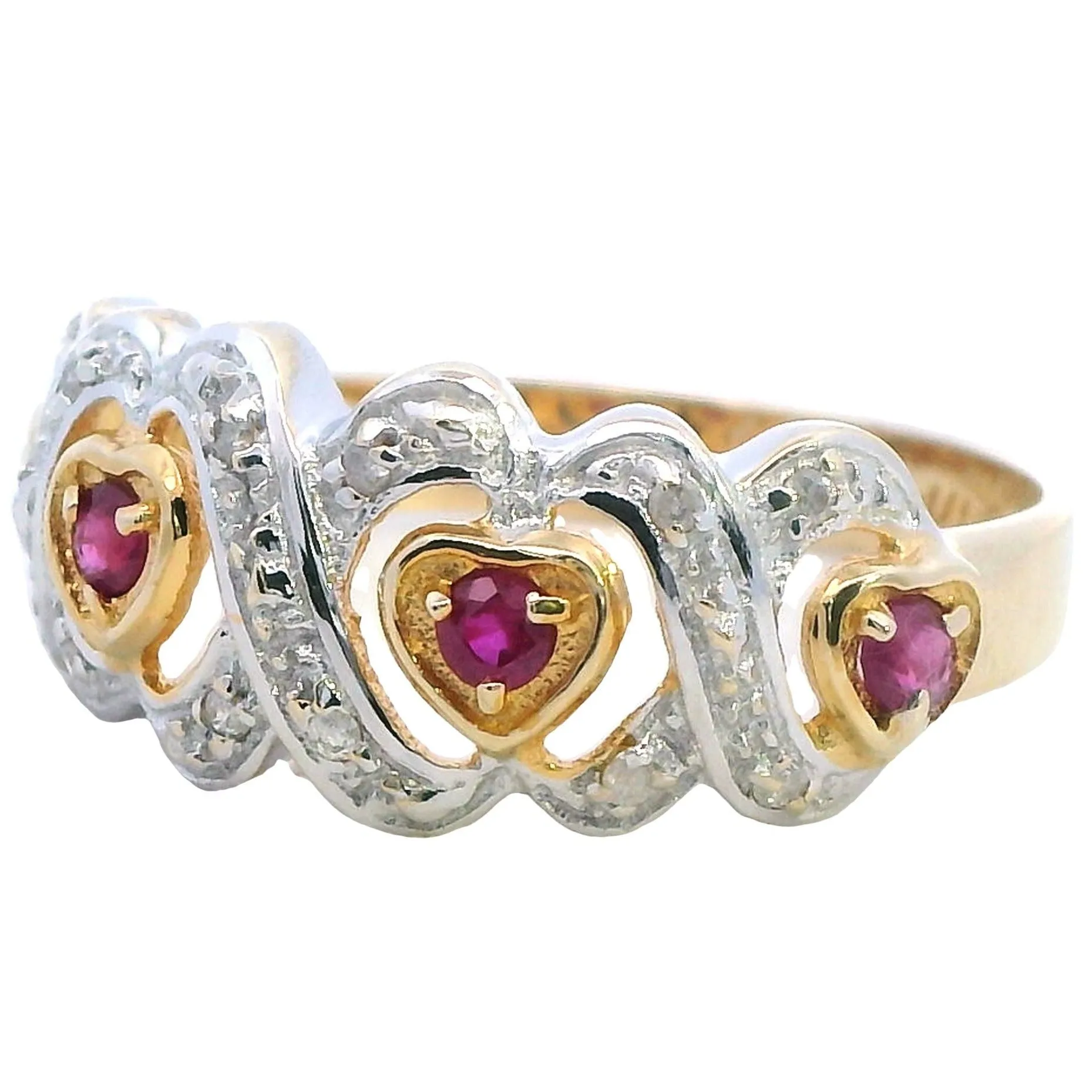 Enchanting Heirloom: 14ct Yellow Gold Ruby & Diamond Heart Ring