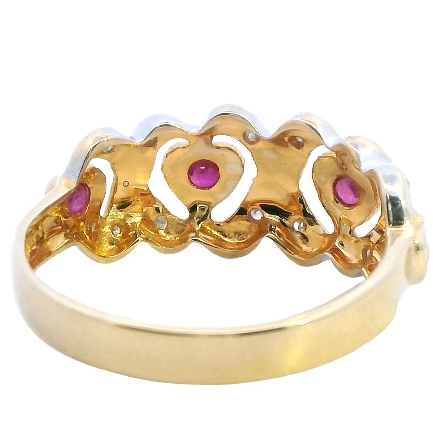 Enchanting Heirloom: 14ct Yellow Gold Ruby & Diamond Heart Ring