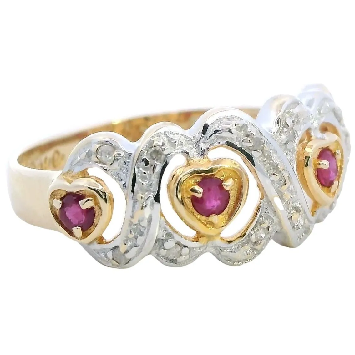 Enchanting Heirloom: 14ct Yellow Gold Ruby & Diamond Heart Ring
