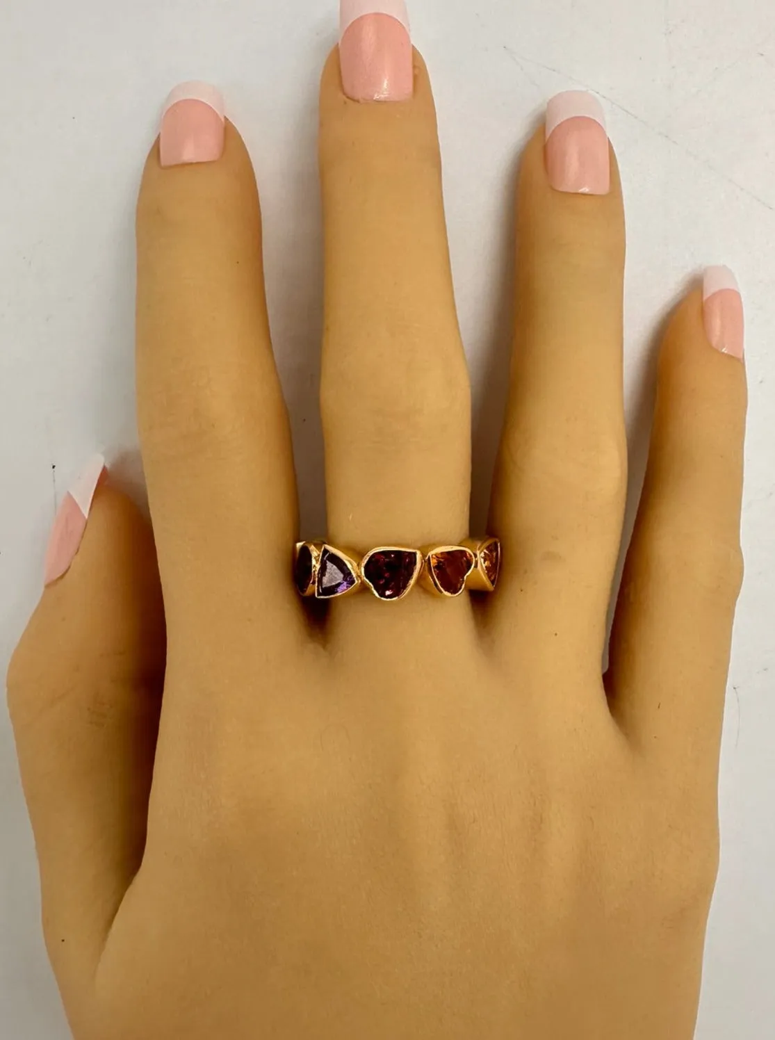 Exquisite 18ct Yellow Gold Full Circle Gemstone Ring - Diverse Cuts & Colours