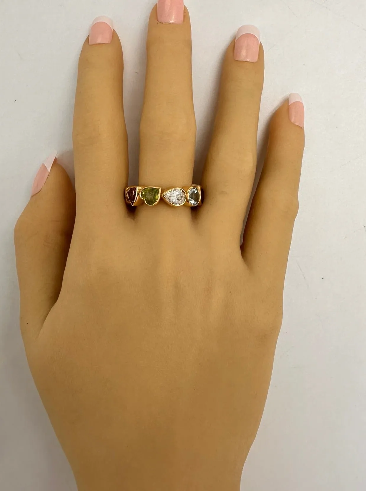 Exquisite 18ct Yellow Gold Full Circle Gemstone Ring - Diverse Cuts & Colours