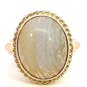 Exquisite 9ct Yellow Gold Oval Agate Ring