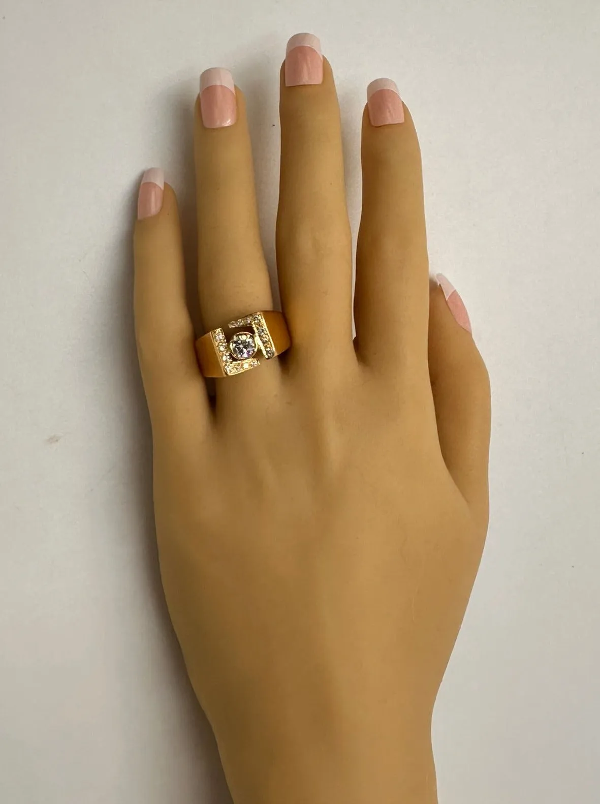 Exquisite Unisex 0.71ct Diamond Ring - Perfect for Valentine's Day or Engagement