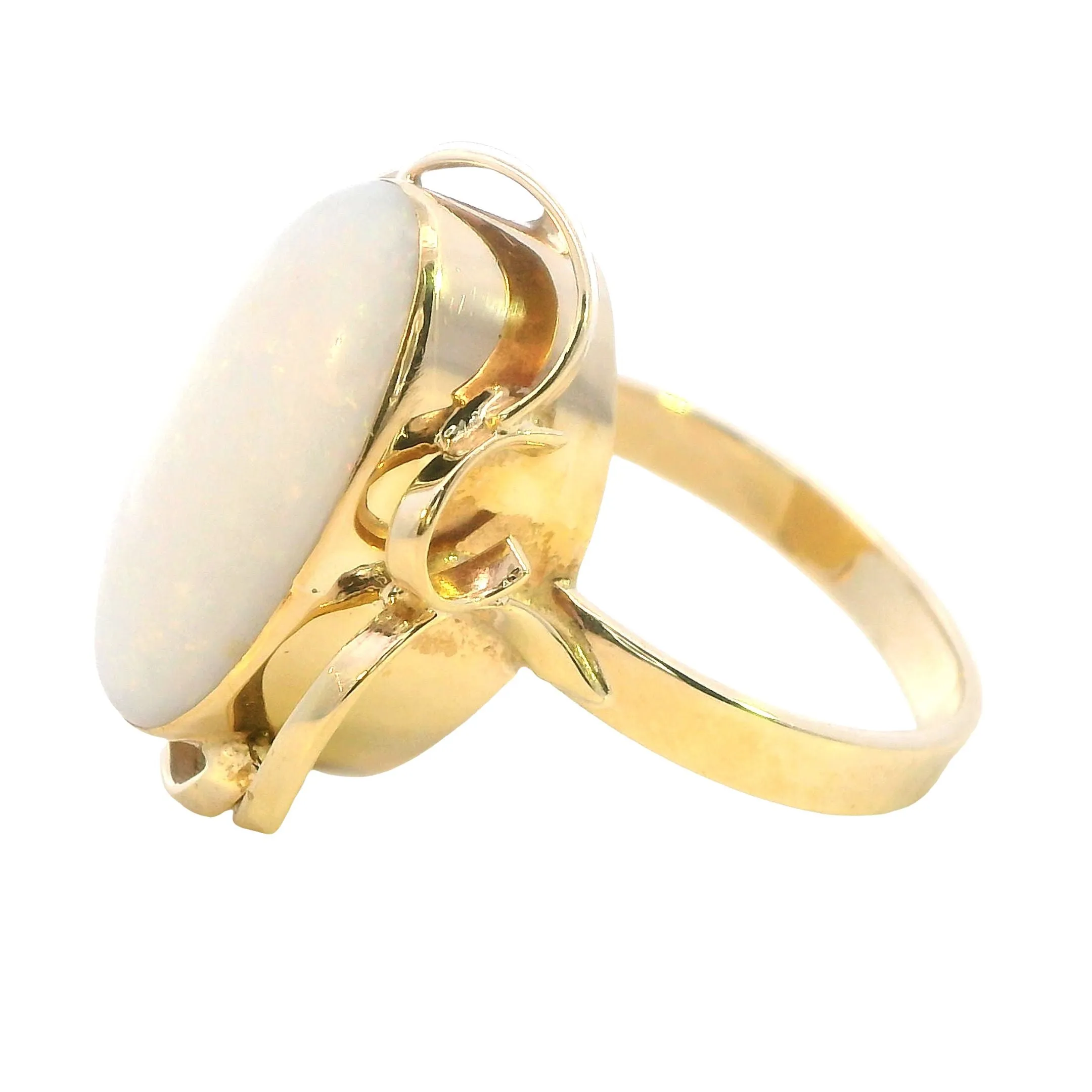 Mesmerizing 9ct Yellow Gold Opal Ring - Enchanting Colour Play
