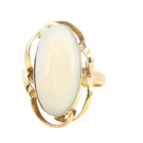Mesmerizing 9ct Yellow Gold Opal Ring - Enchanting Colour Play