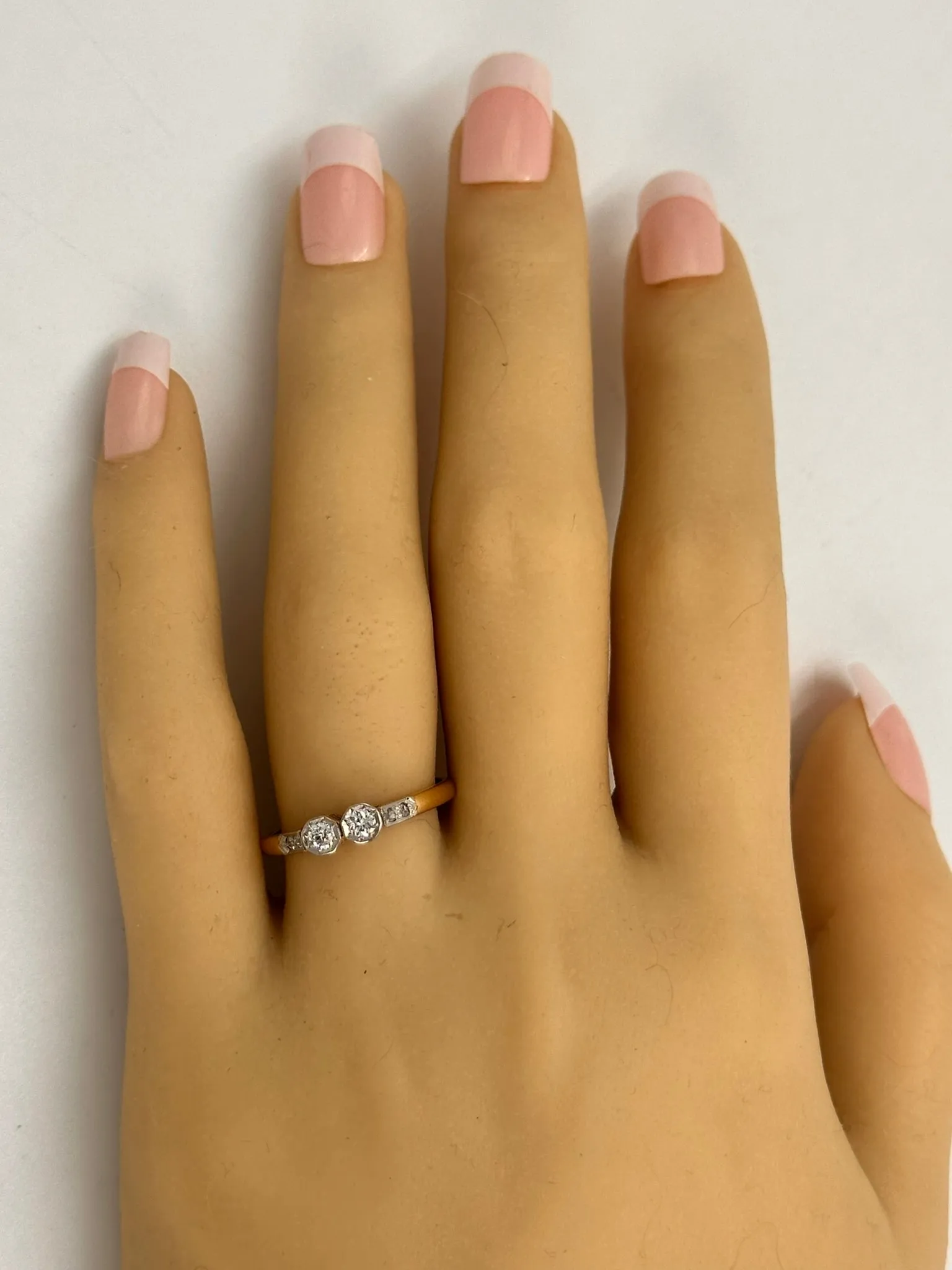 "Elegant Radiance: 18ct Yellow Gold and Platinum Diamond Ring"