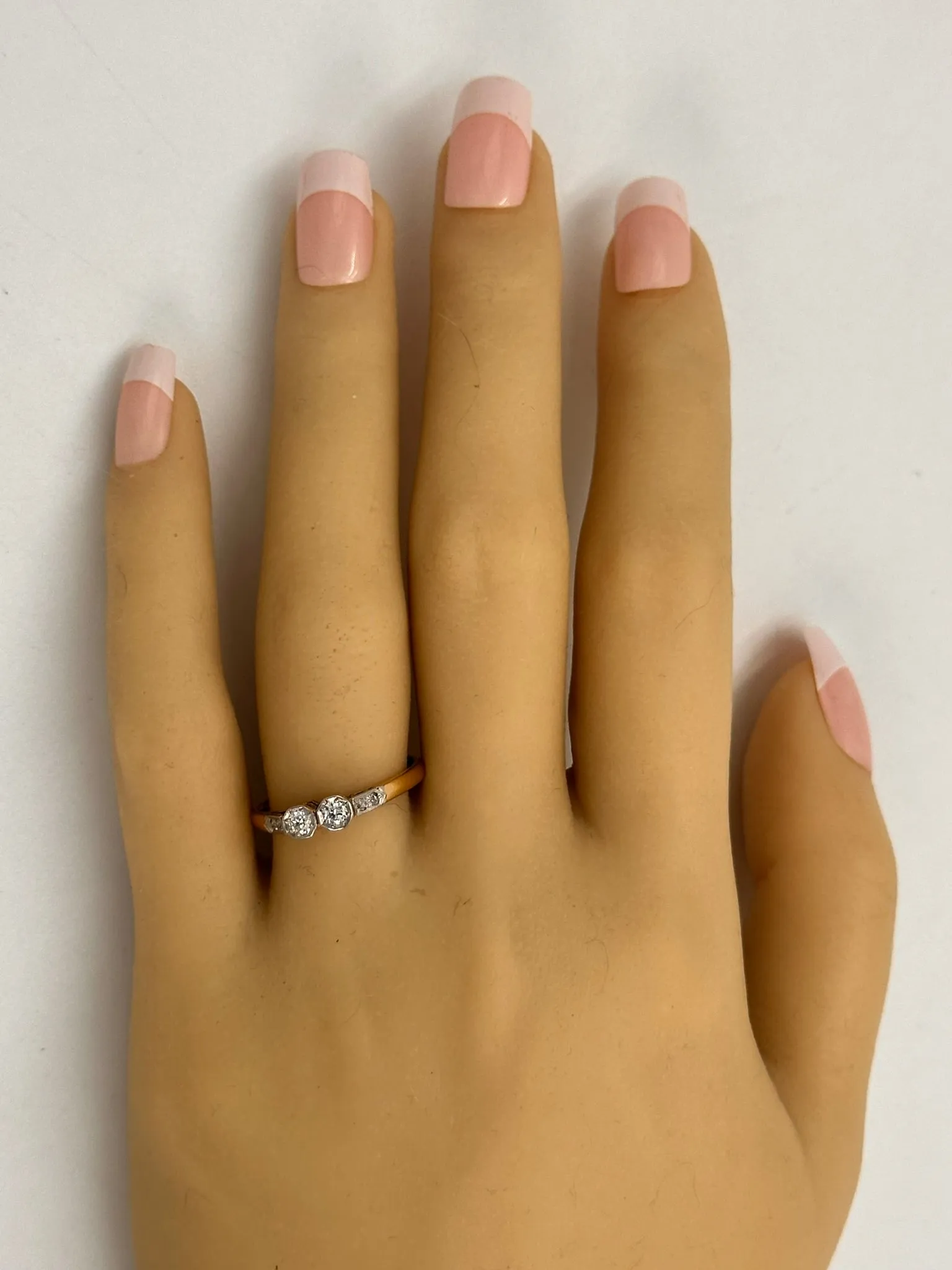 "Elegant Radiance: 18ct Yellow Gold and Platinum Diamond Ring"