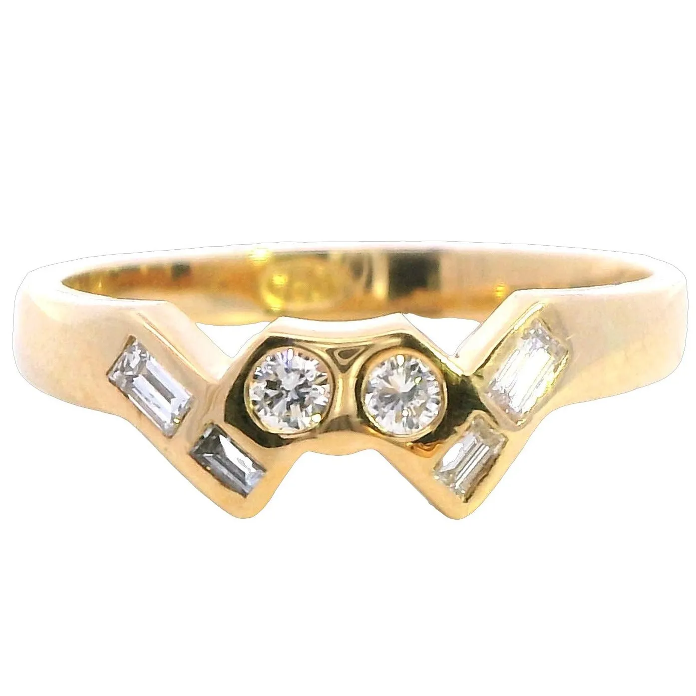 "Valentine's Proposal: Exquisite 1.36ct Diamond Ring Set in 18ct Yellow Gold"