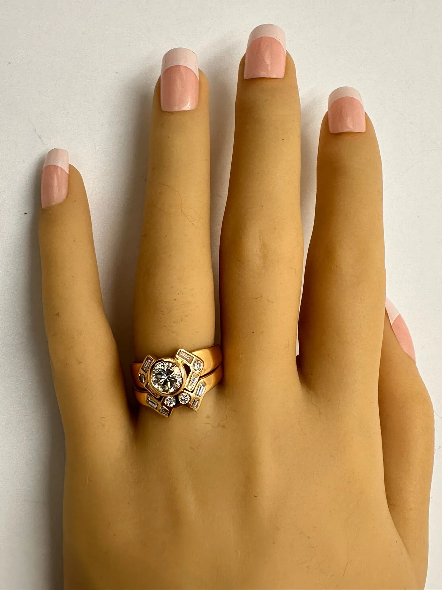 "Valentine's Proposal: Exquisite 1.36ct Diamond Ring Set in 18ct Yellow Gold"