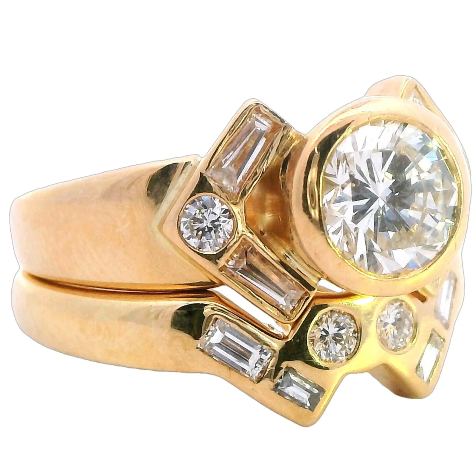 "Valentine's Proposal: Exquisite 1.36ct Diamond Ring Set in 18ct Yellow Gold"