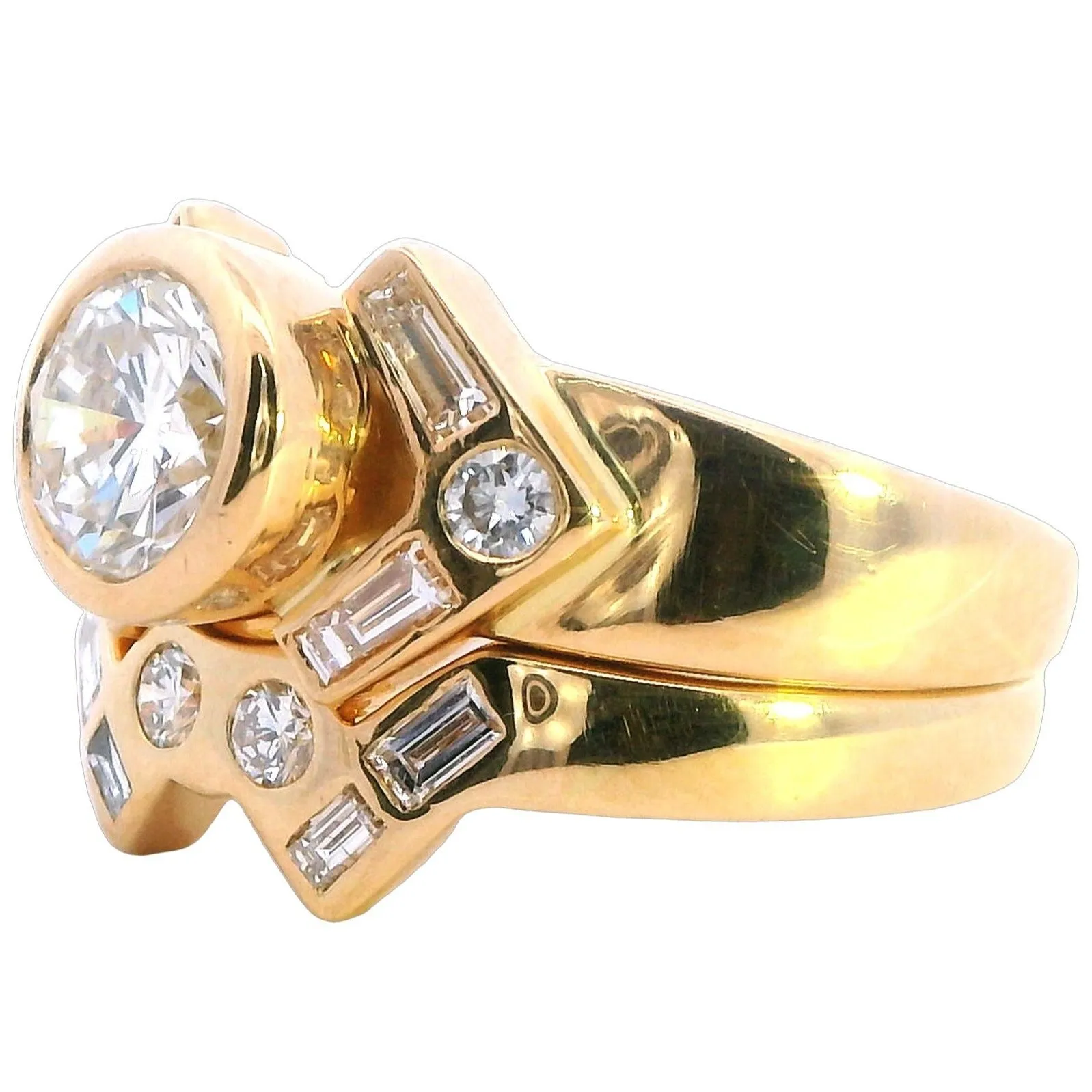 "Valentine's Proposal: Exquisite 1.36ct Diamond Ring Set in 18ct Yellow Gold"