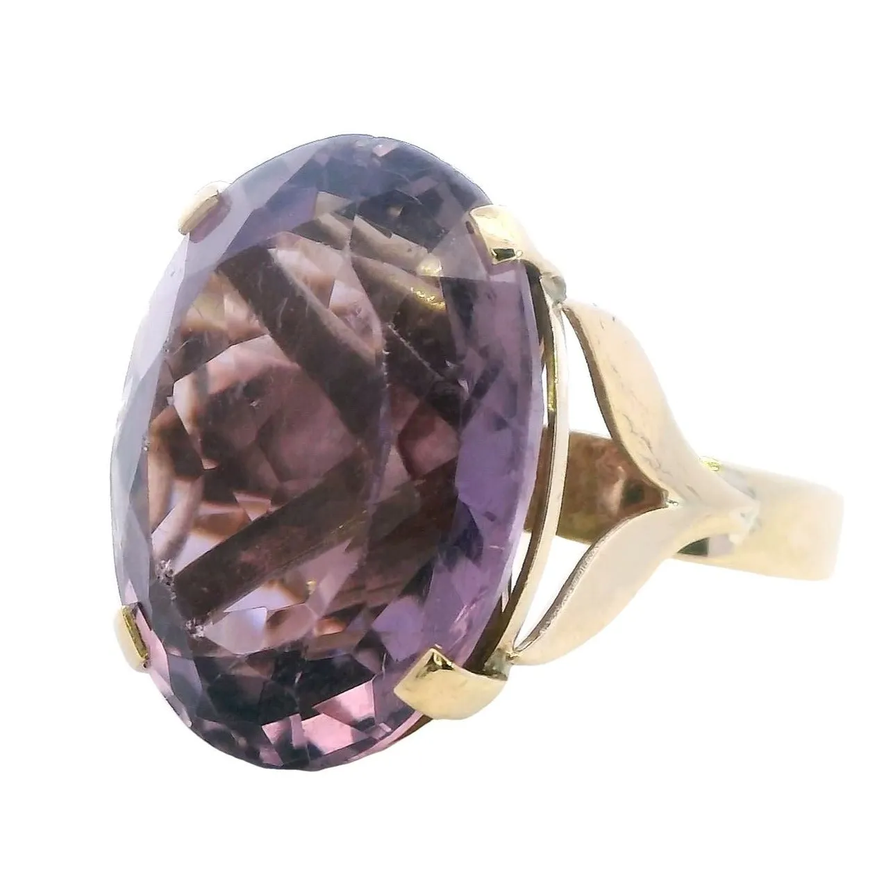 Radiant Treasure: 9ct Yellow Gold Amethyst Ring – A Sustainable Choice