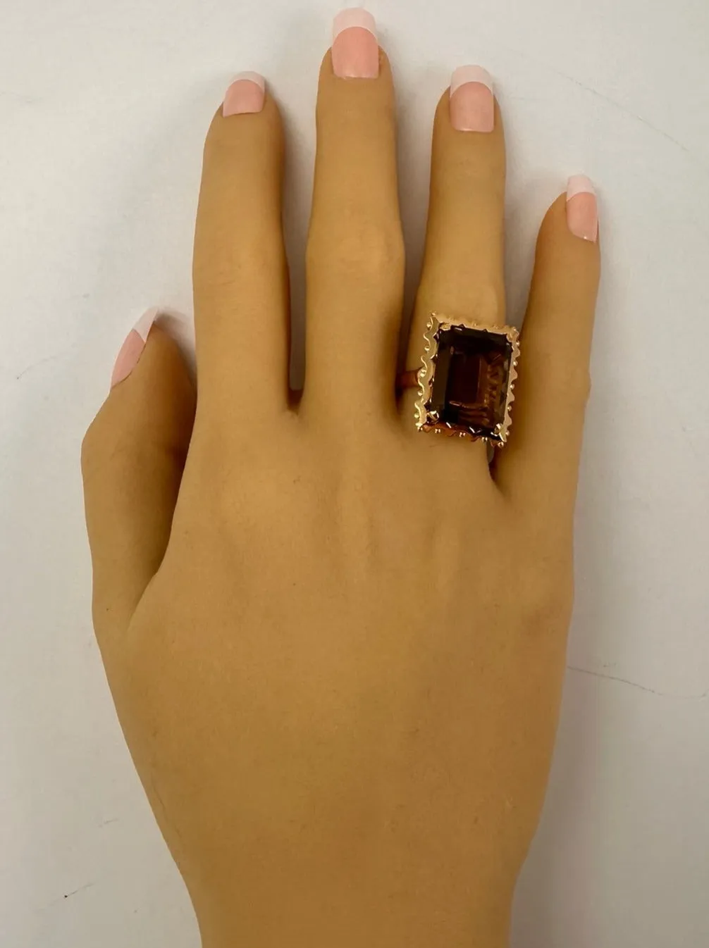 Radiant Treasure: 9ct Yellow Gold Amethyst Ring – A Sustainable Choice