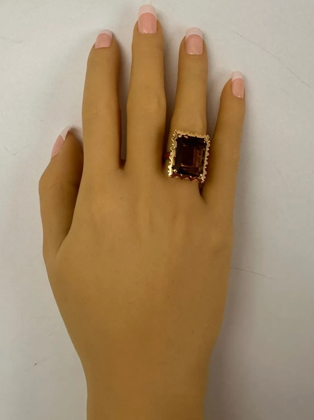 Radiant Treasure: 9ct Yellow Gold Amethyst Ring – A Sustainable Choice