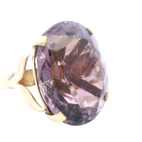 Radiant Treasure: 9ct Yellow Gold Amethyst Ring – A Sustainable Choice