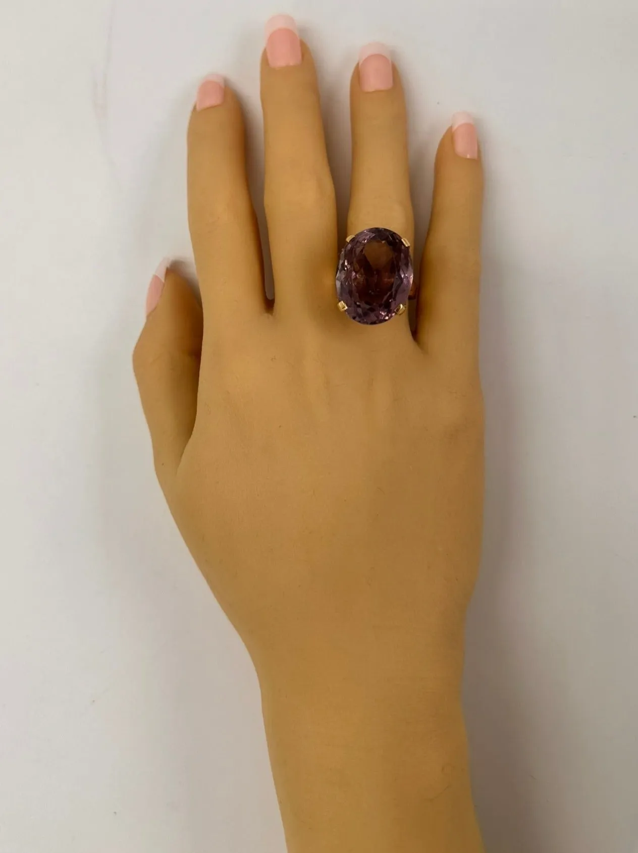 Radiant Treasure: 9ct Yellow Gold Amethyst Ring – A Sustainable Choice