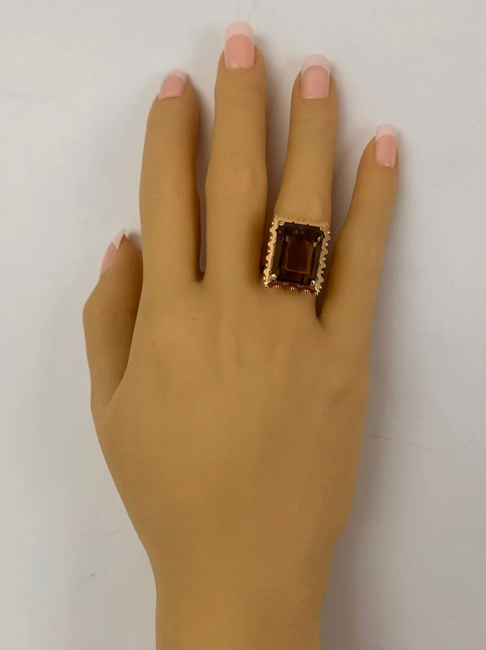 Radiant Treasure: 9ct Yellow Gold Amethyst Ring – A Sustainable Choice