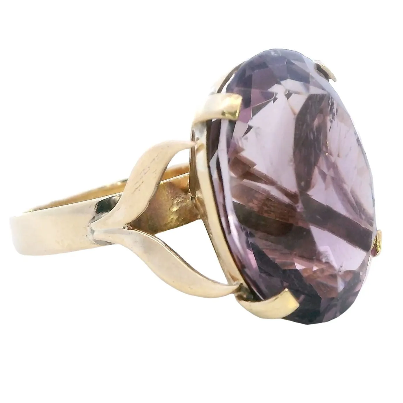 Radiant Treasure: 9ct Yellow Gold Amethyst Ring – A Sustainable Choice