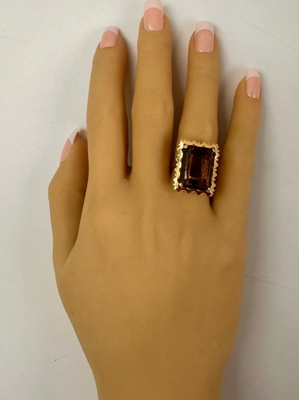 Radiant Treasure: 9ct Yellow Gold Amethyst Ring – A Sustainable Choice