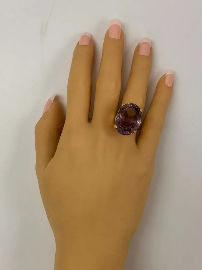 Radiant Treasure: 9ct Yellow Gold Amethyst Ring – A Sustainable Choice