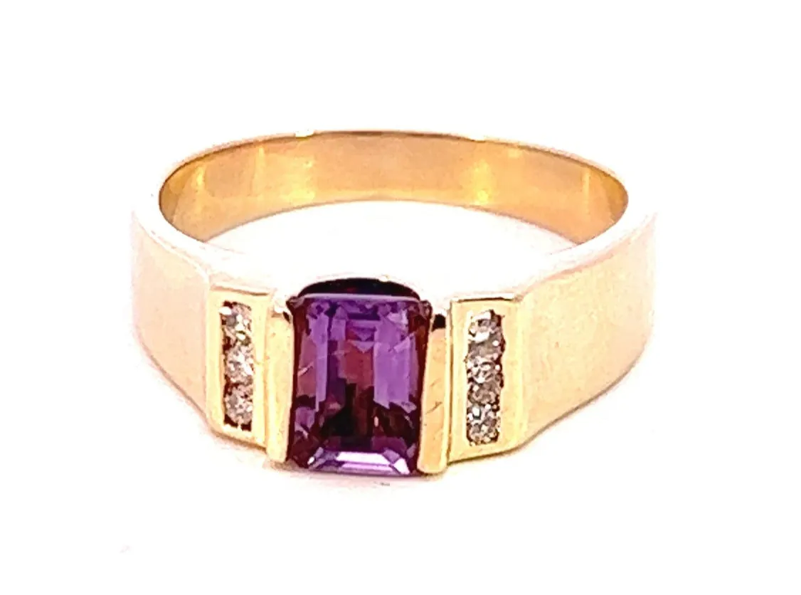 Regal Amethyst & Diamond Accent Ring in 9ct Yellow Gold