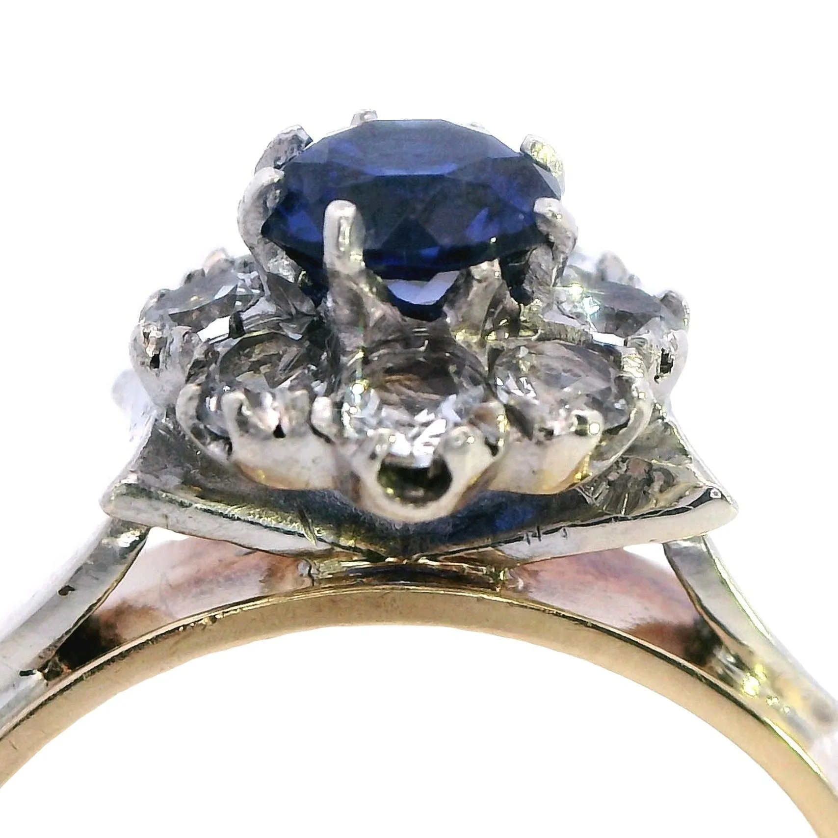 Stunning 9ct Yellow & White Gold Ring with 9 Radiant Synthetic Sapphire & Spinel
