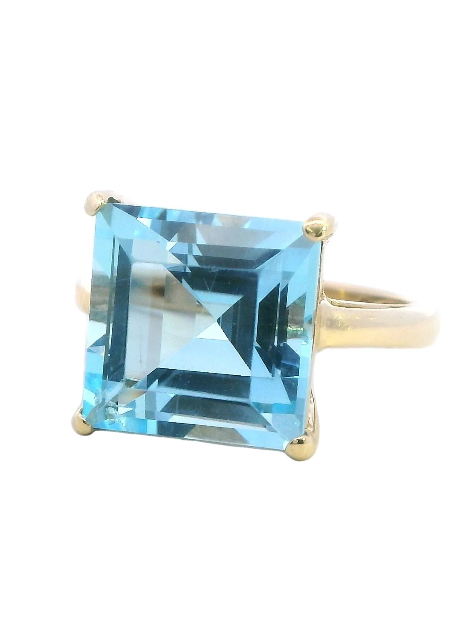 Stunning Yellow Gold Ring with Brilliant Light Blue Created Spinel