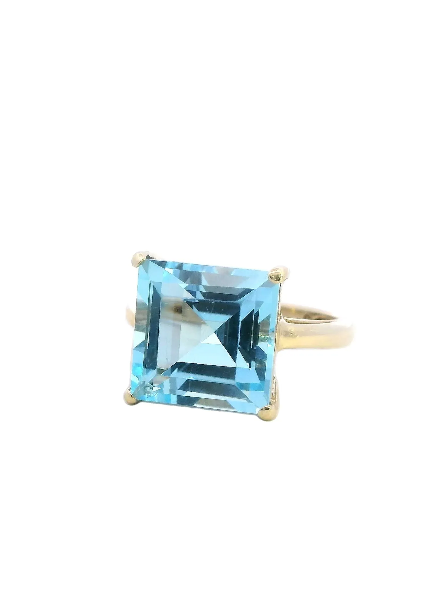 Stunning Yellow Gold Ring with Brilliant Light Blue Created Spinel
