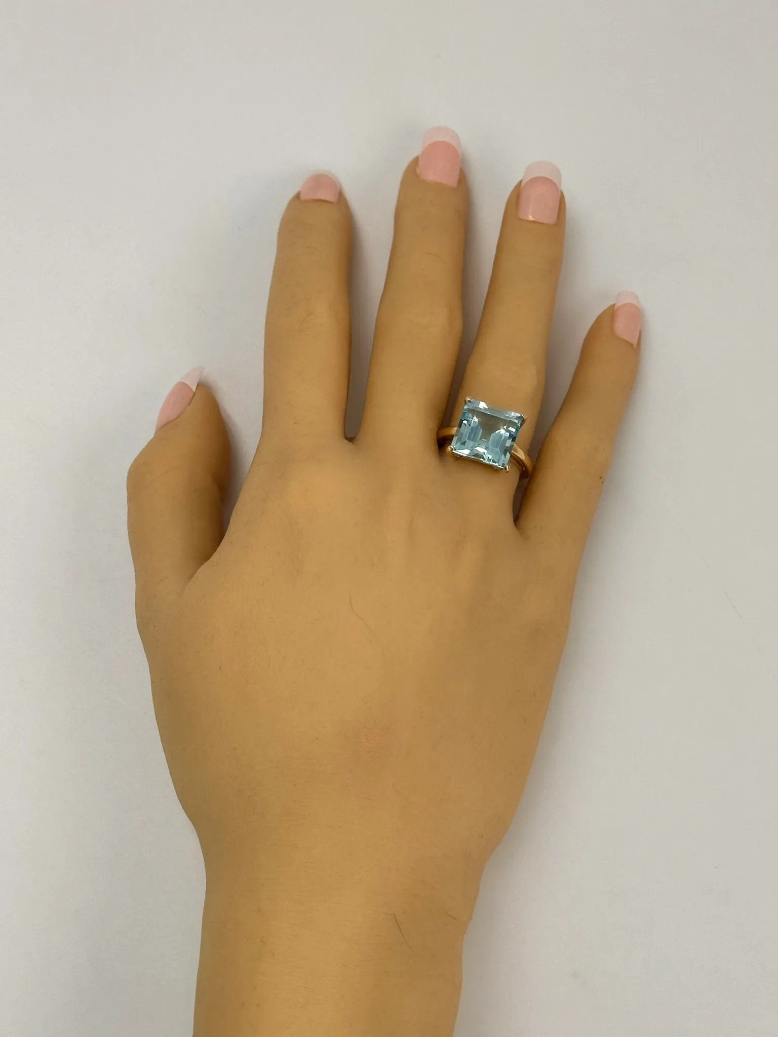 Stunning Yellow Gold Ring with Brilliant Light Blue Created Spinel