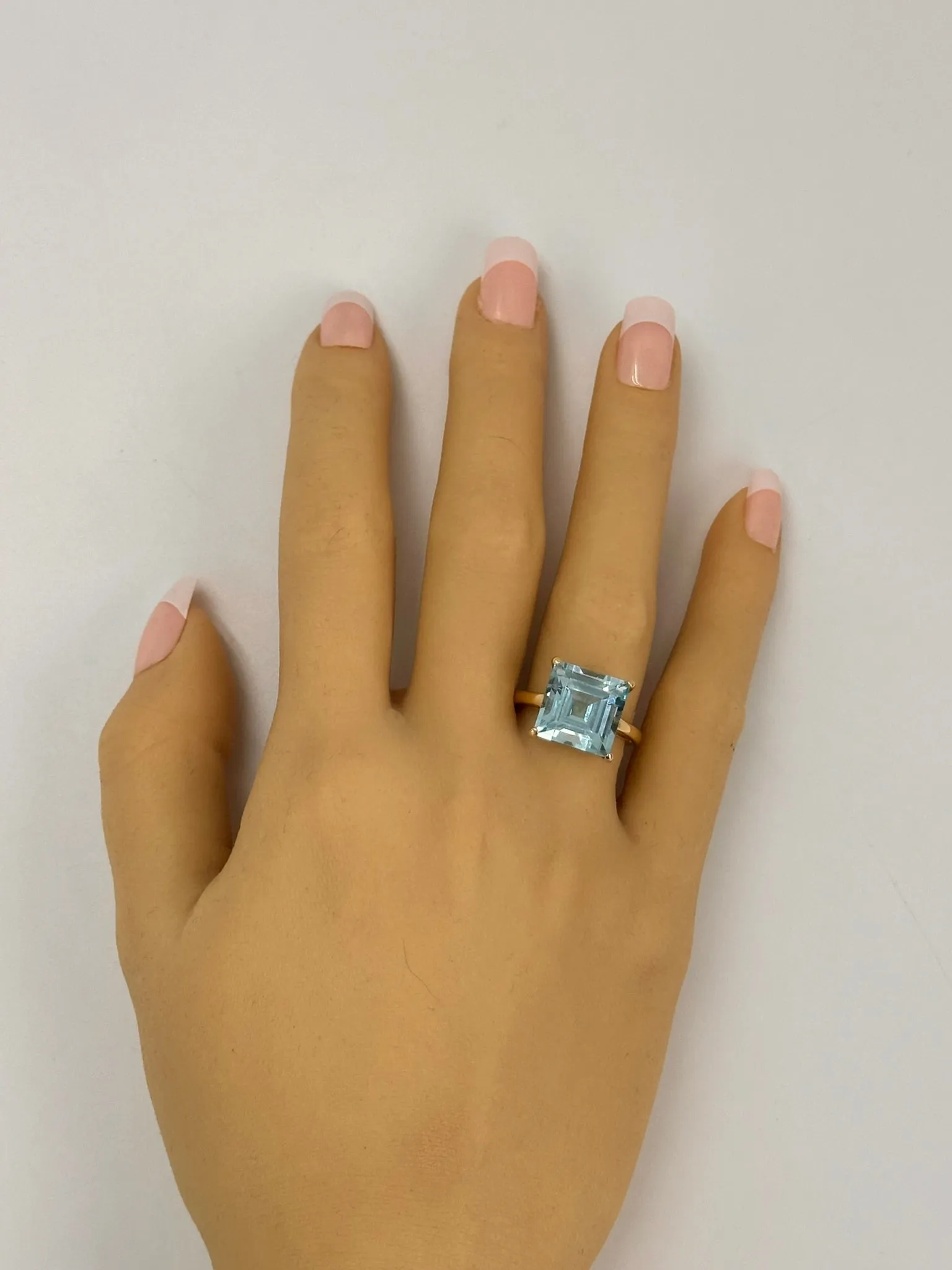 Stunning Yellow Gold Ring with Brilliant Light Blue Created Spinel
