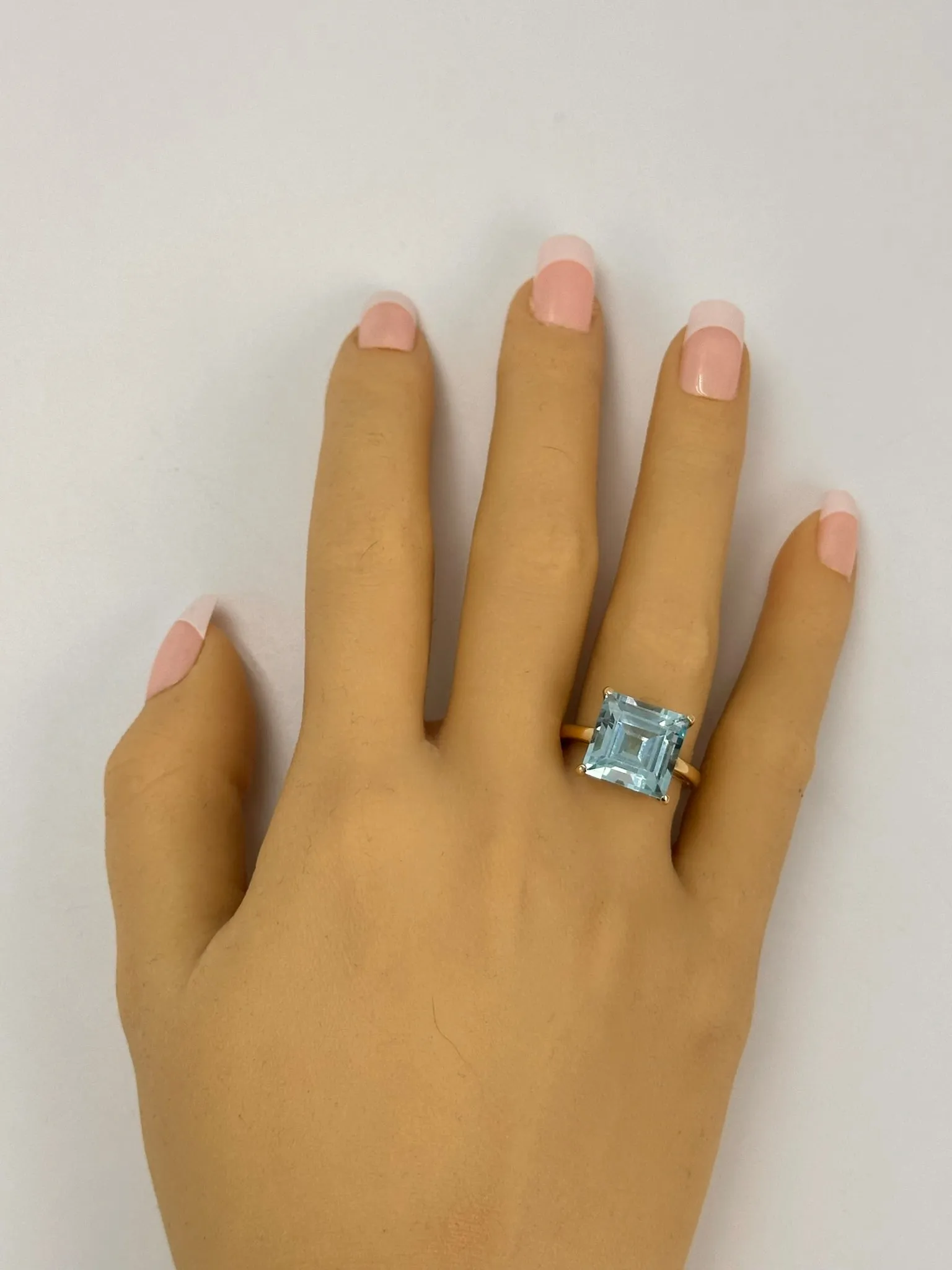 Stunning Yellow Gold Ring with Brilliant Light Blue Created Spinel