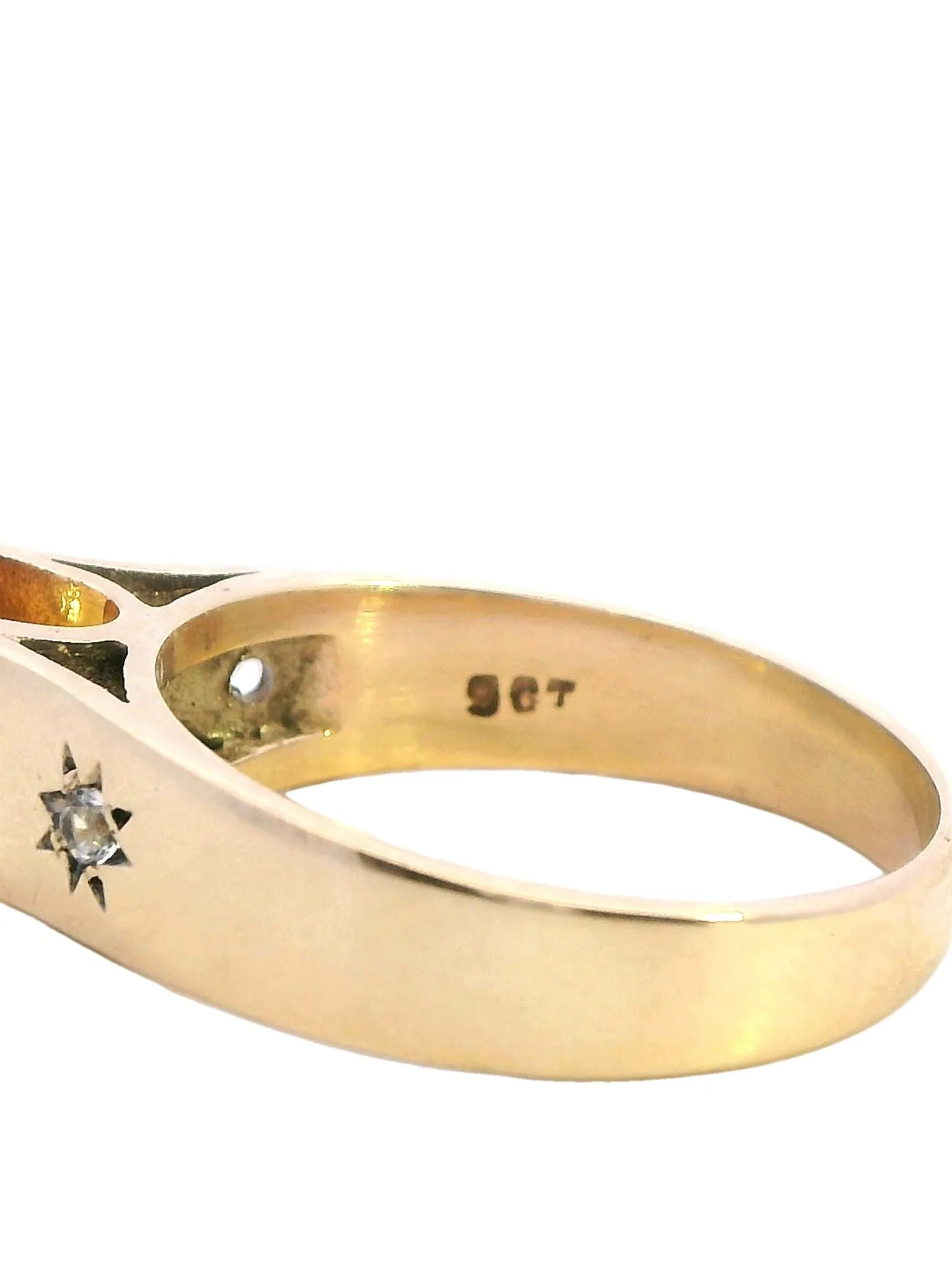 Stunning Yellow Gold Ring with Captivating Golden Sapphire and Diamonds