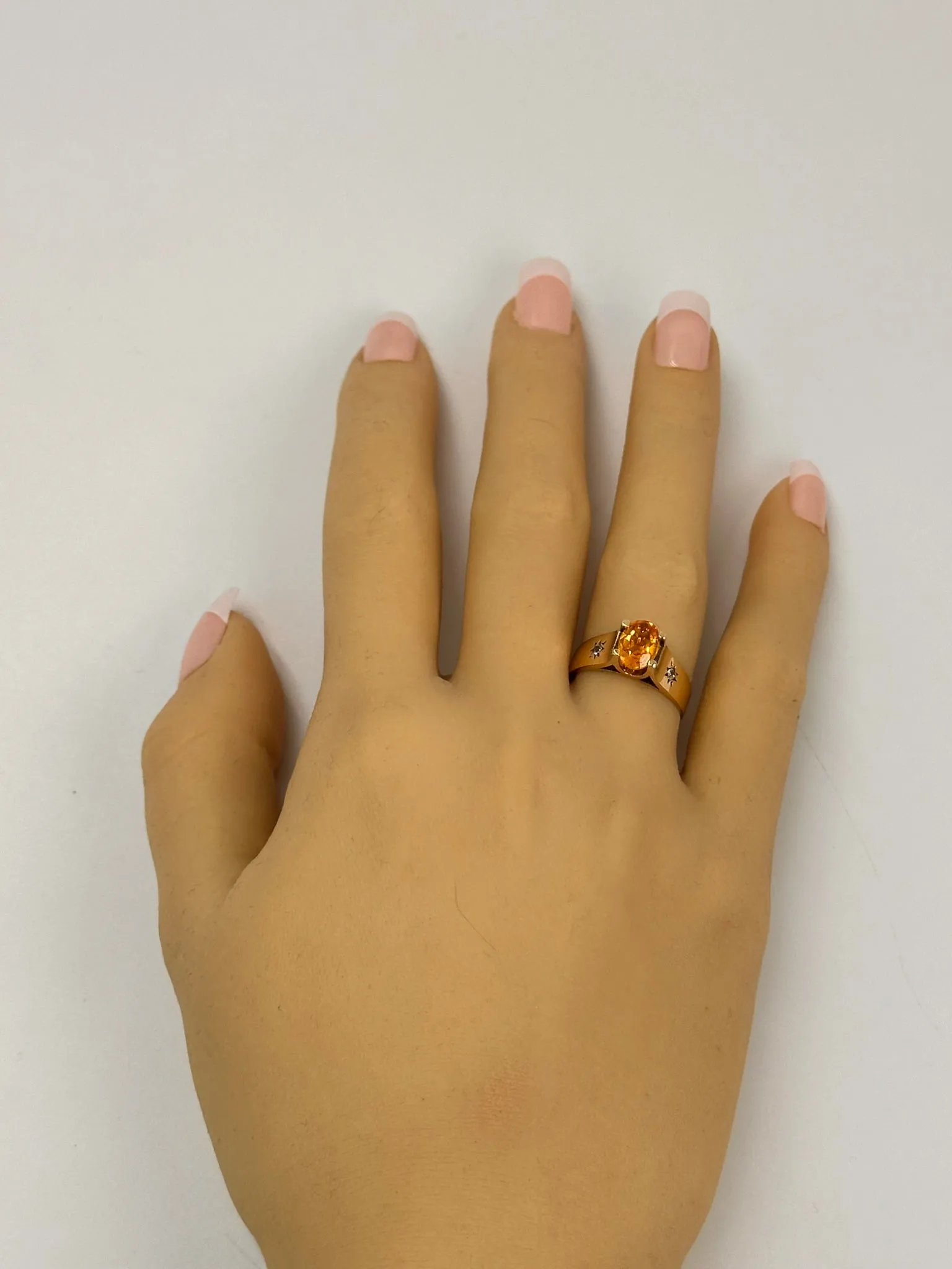 Stunning Yellow Gold Ring with Captivating Golden Sapphire and Diamonds